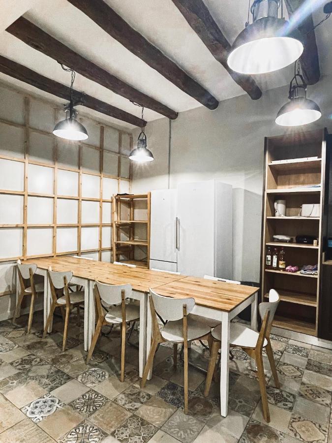 Az The Old Town Hostel - Coliving Сарагоса Экстерьер фото
