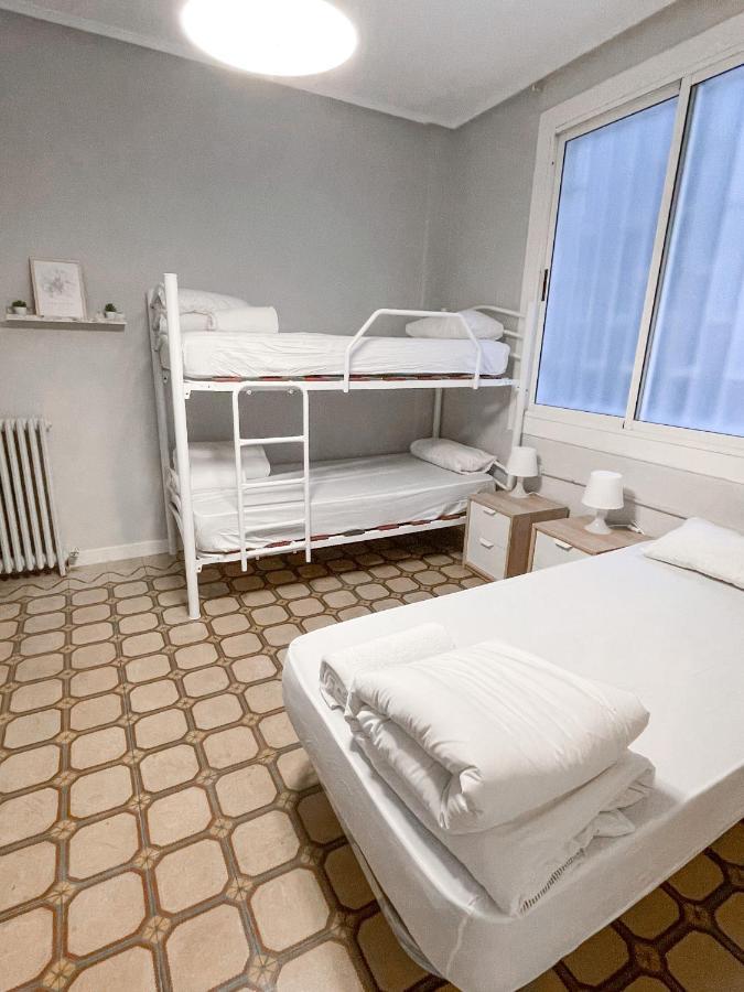 Az The Old Town Hostel - Coliving Сарагоса Экстерьер фото