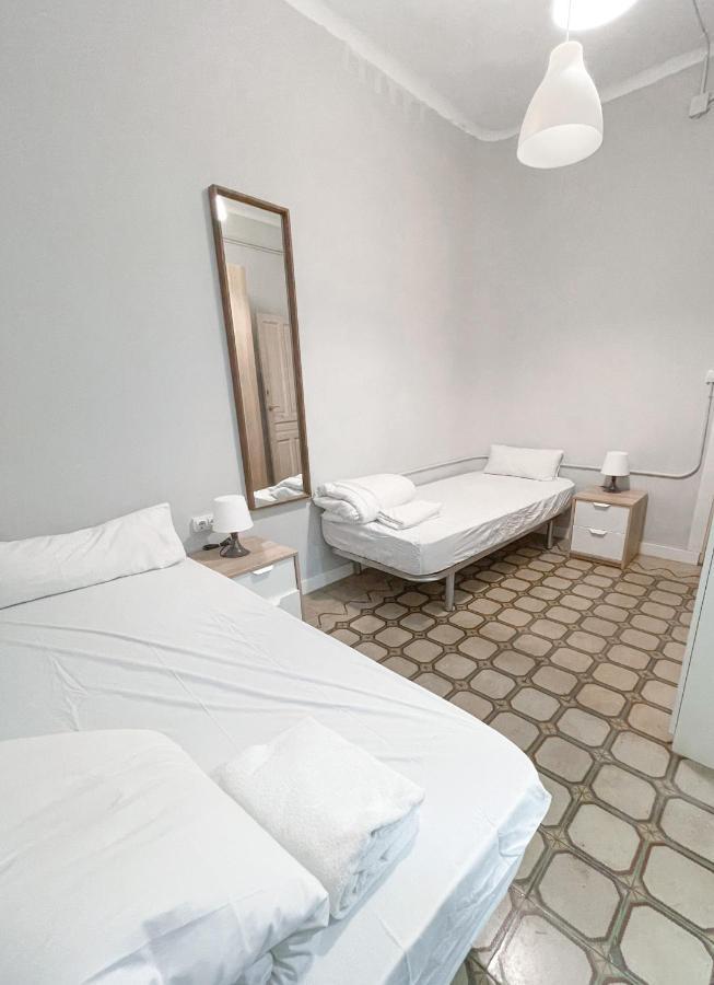 Az The Old Town Hostel - Coliving Сарагоса Экстерьер фото