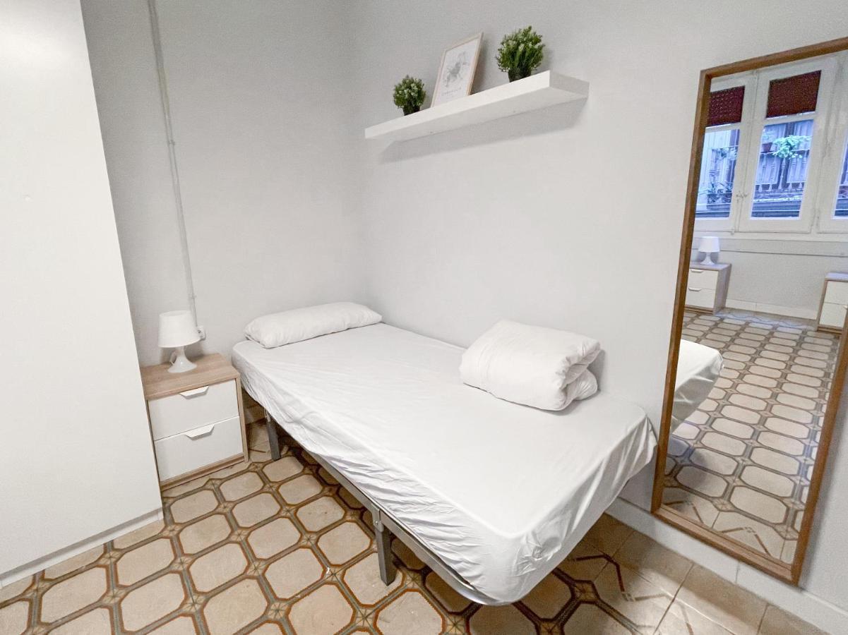 Az The Old Town Hostel - Coliving Сарагоса Экстерьер фото