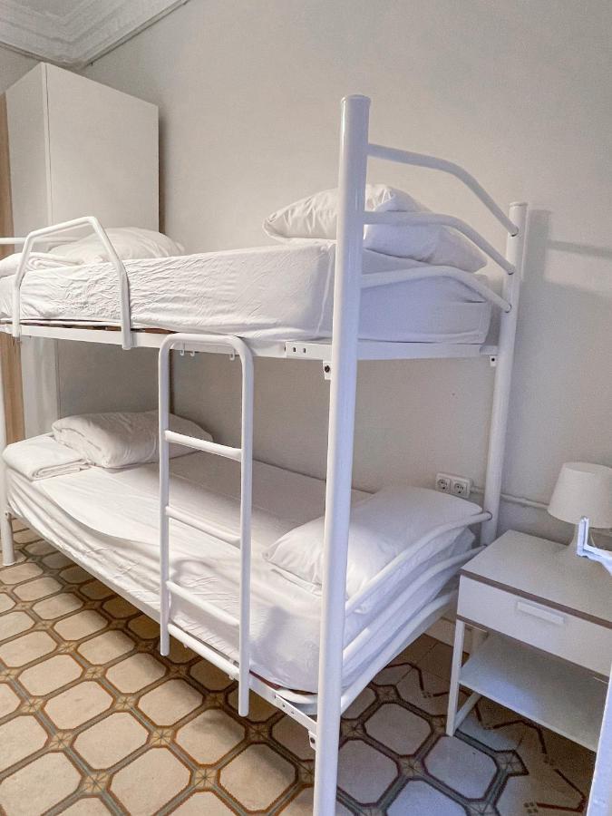 Az The Old Town Hostel - Coliving Сарагоса Экстерьер фото