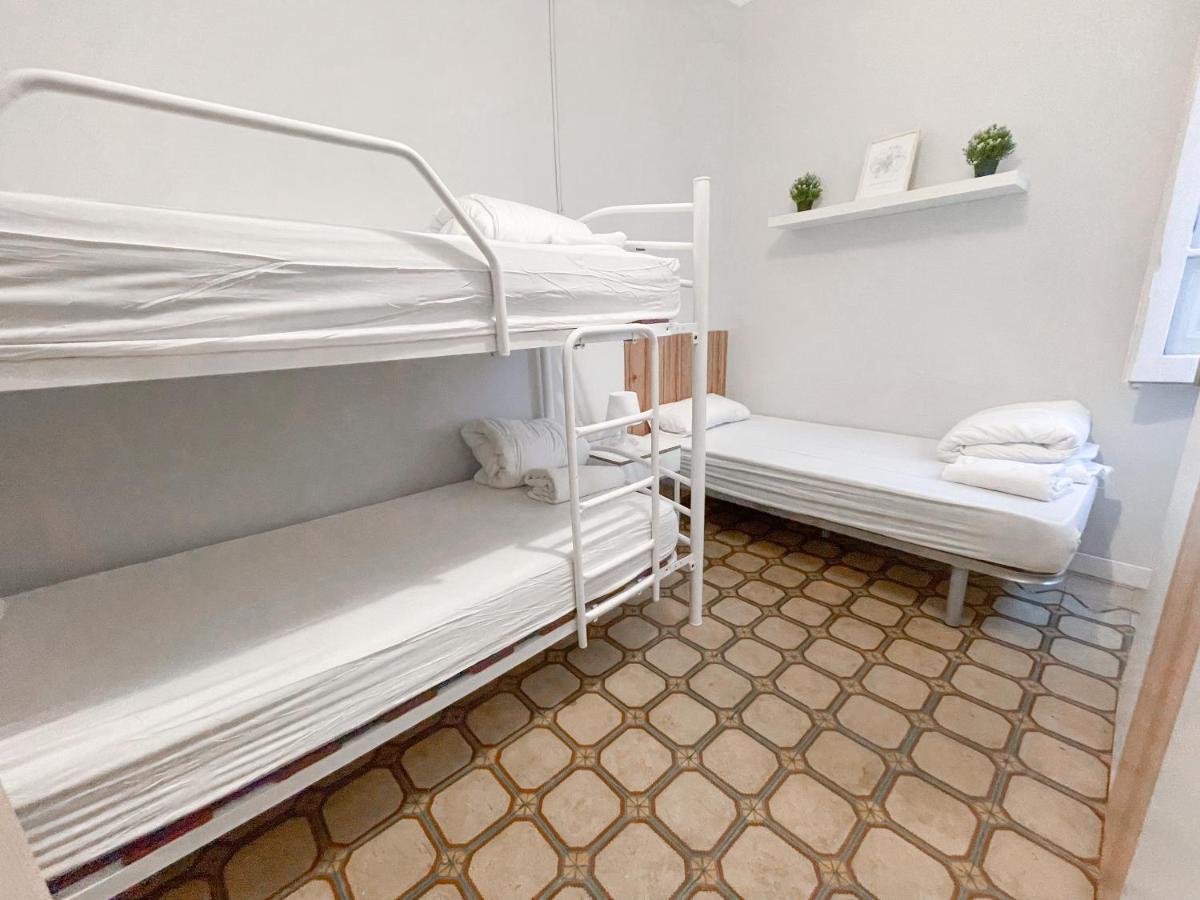 Az The Old Town Hostel - Coliving Сарагоса Экстерьер фото