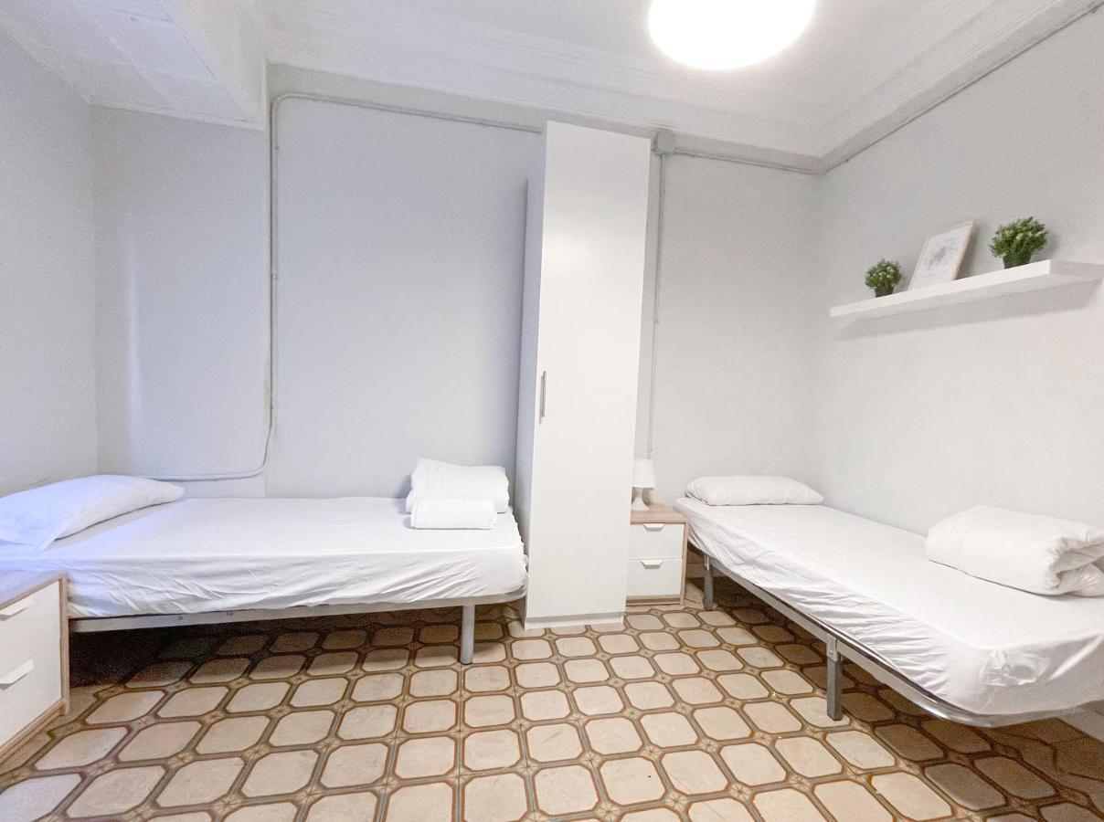 Az The Old Town Hostel - Coliving Сарагоса Экстерьер фото