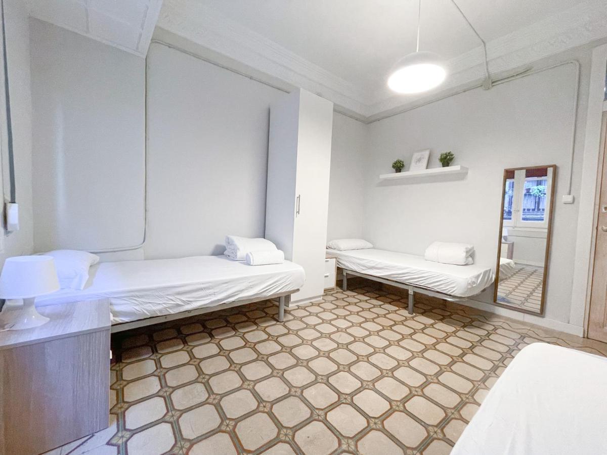 Az The Old Town Hostel - Coliving Сарагоса Экстерьер фото